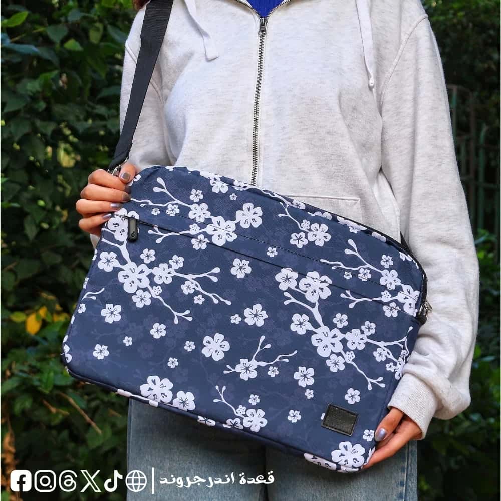 Mtx8Krpm53cSLjC31s00JZxnhUoUahm5REiScUmA.jpg Navy Flowers Laptop Sleeve -15.6 inch bag - الصورة 1