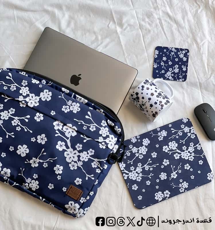 dzanftb7AgV16kRu9DDjMMmdQ47i1F2OvvMiFIaf.jpg navy flowers set - 15.6 inch bag - الصورة 1