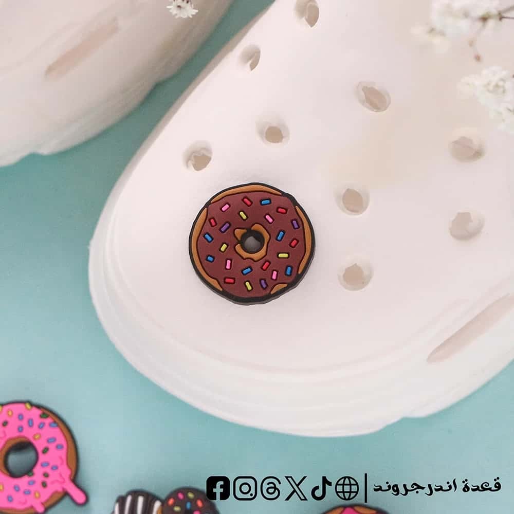 vWzGa9TDQNxpmFI2oxI6Jc1sOMUNFfoowtp640yi.jpg Donuts- crocs charms - الصورة 1
